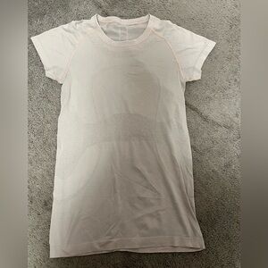 Light pink lululemon swiftly shirt. Size 4